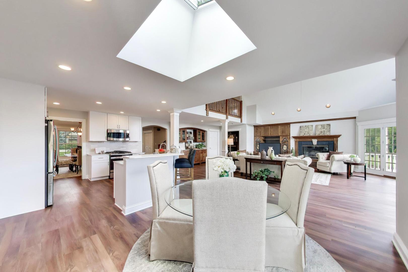 2074 Greenview Road Northbrook, IL 60062 - Photo 10 of 52 Gallery Image 10