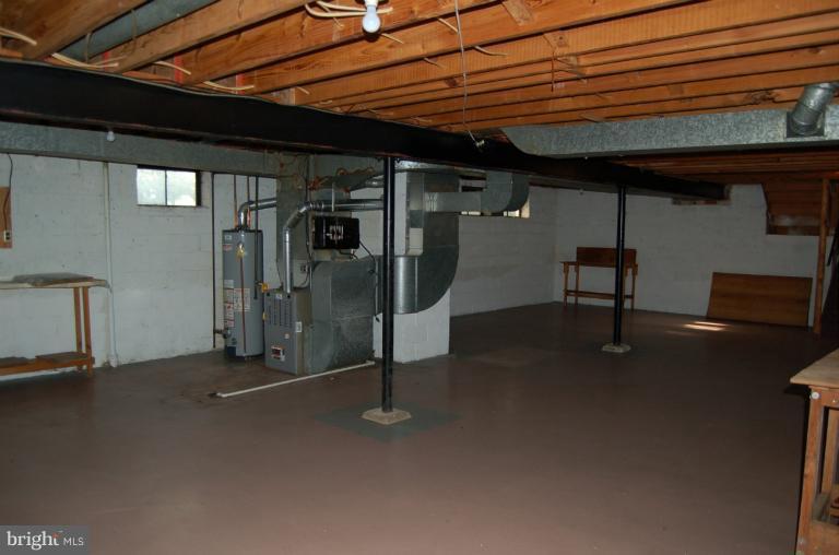 18916 Olney Mill Road Olney, MD 20832 - Photo 15 of 24 a view of a room with gym equipment