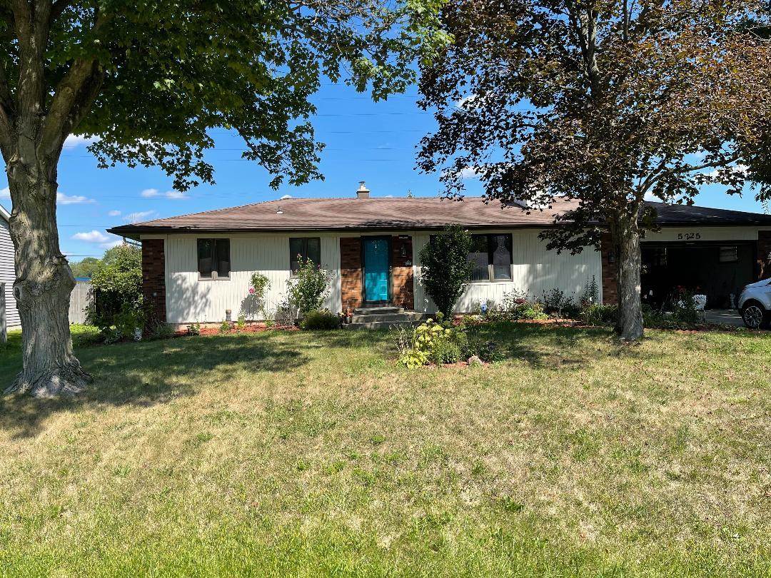 5225 Ann Hackley Road Fort Wayne, IN 46835 - Photo 1 of 16
