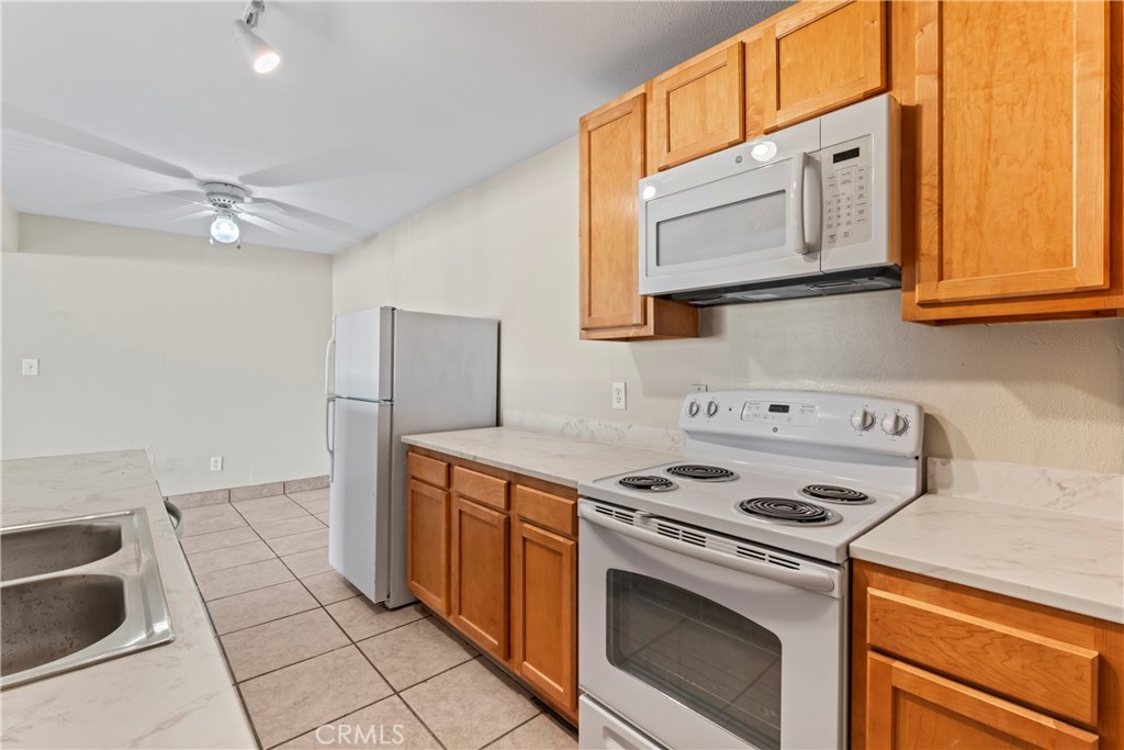 3090 Panorama Road, Unit A Riverside, CA 92506 - Photo 14 of 17 Kitchen