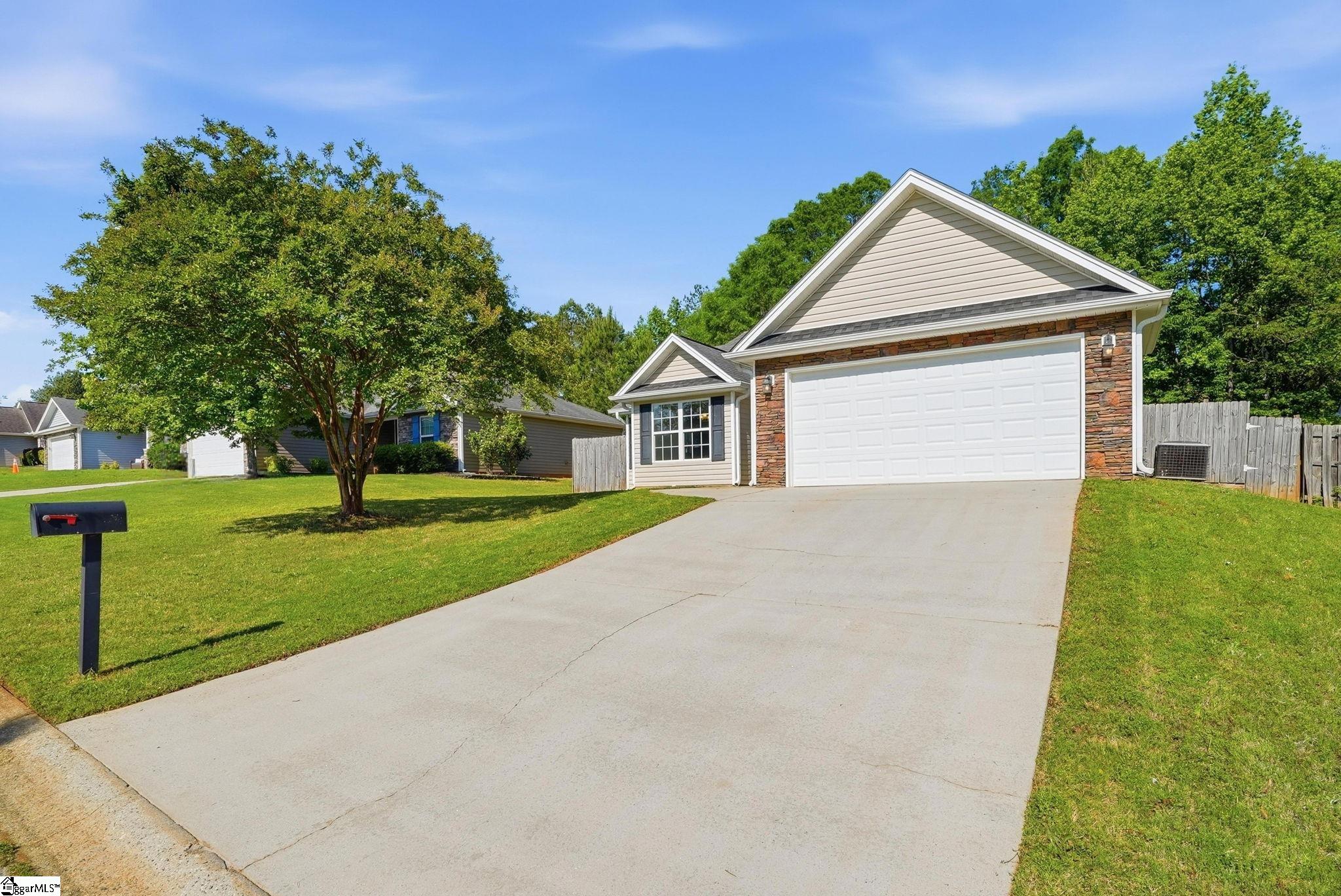 123 Duraleigh Road Anderson, SC 29621 - Photo 2 of 38