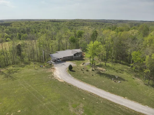 $329,000 | 293 Horseshoe Bend Road, Linden, TN 37096