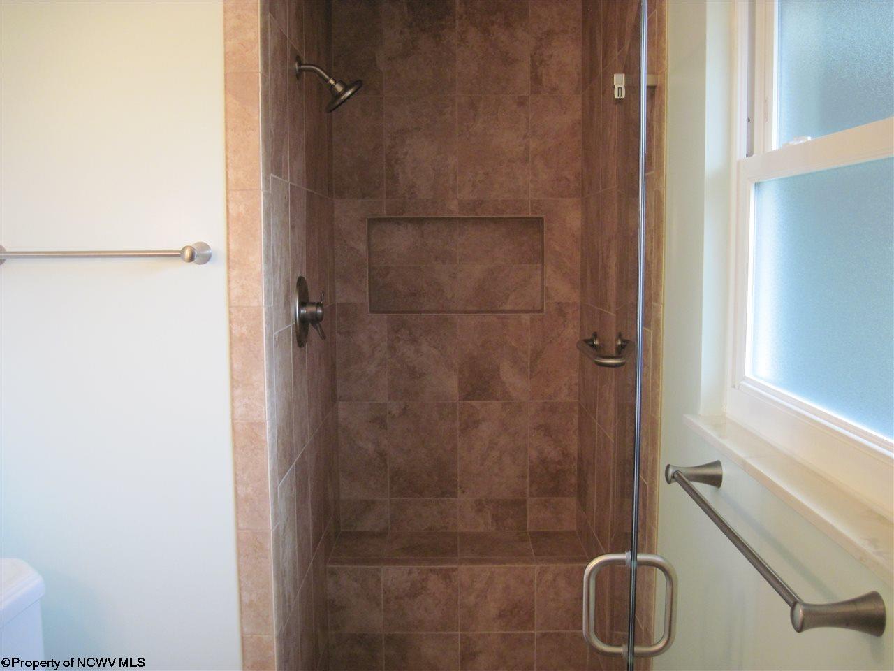 211 Ridgeway Drive Bridgeport, WV 26330 - Photo 7 of 16 Gallery Image 7