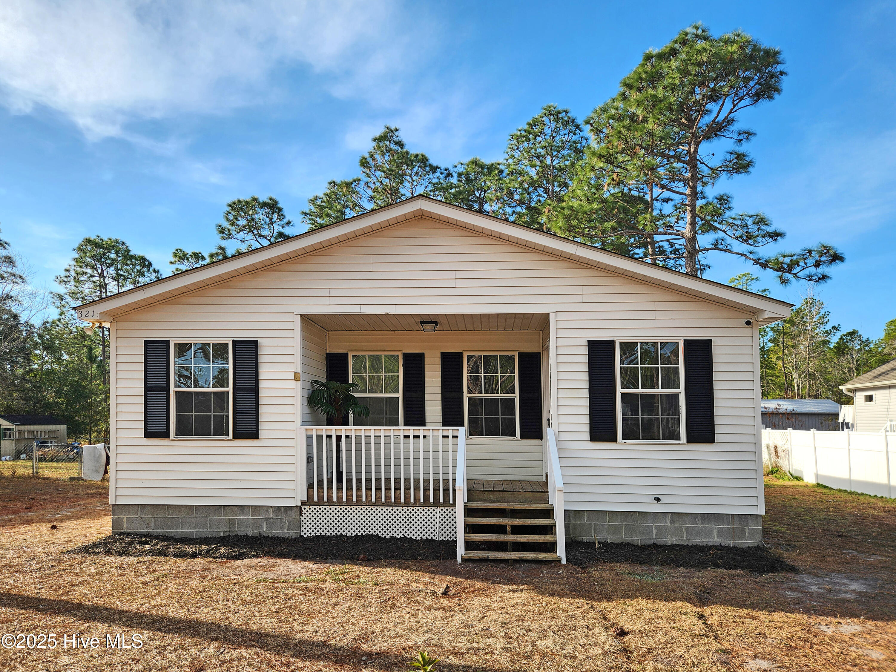 321 Hickory Road Southport, NC 28461 - Photo 30 of 36 Front