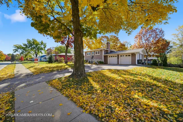 $474,900 | 817 Woodland Hills Road, Batavia, IL 60510
