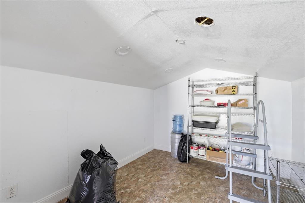 316 Summit Drive Springtown, TX 76082 - Photo 33 of 39