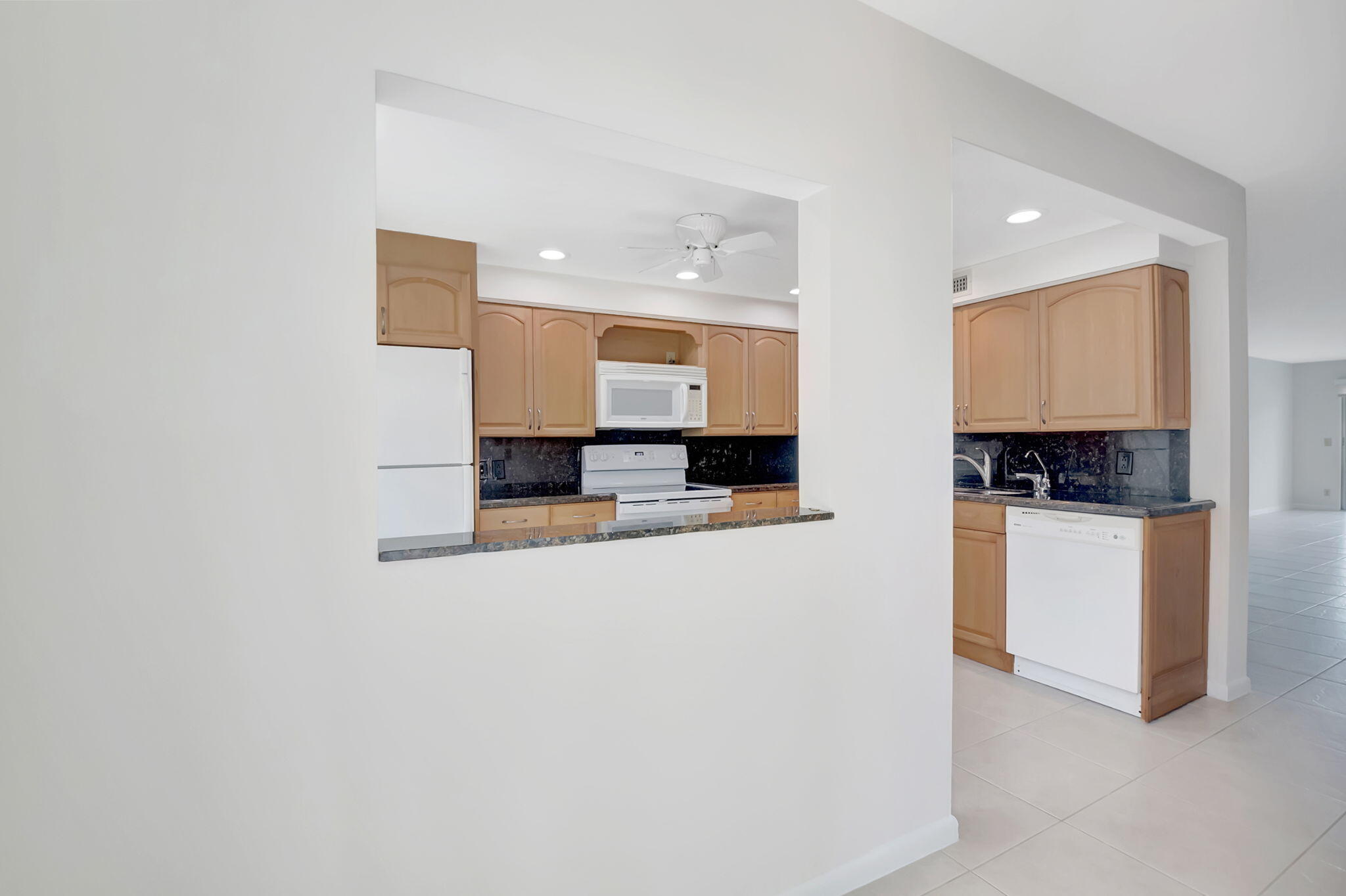 1038 Lincoln B Boca Raton, FL 33434 - Photo 9 of 51 1038 Lincoln B