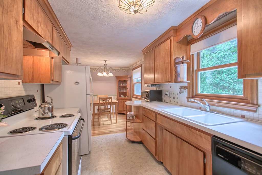 21 Easement Road Tewksbury, MA 01876 - Photo 21 of 29 Gallery Image 21