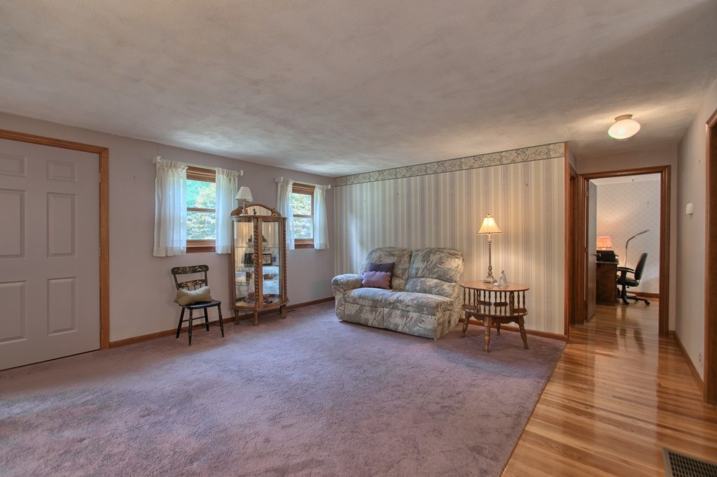 21 Easement Road Tewksbury, MA 01876 - Photo 10 of 29 Gallery Image 10