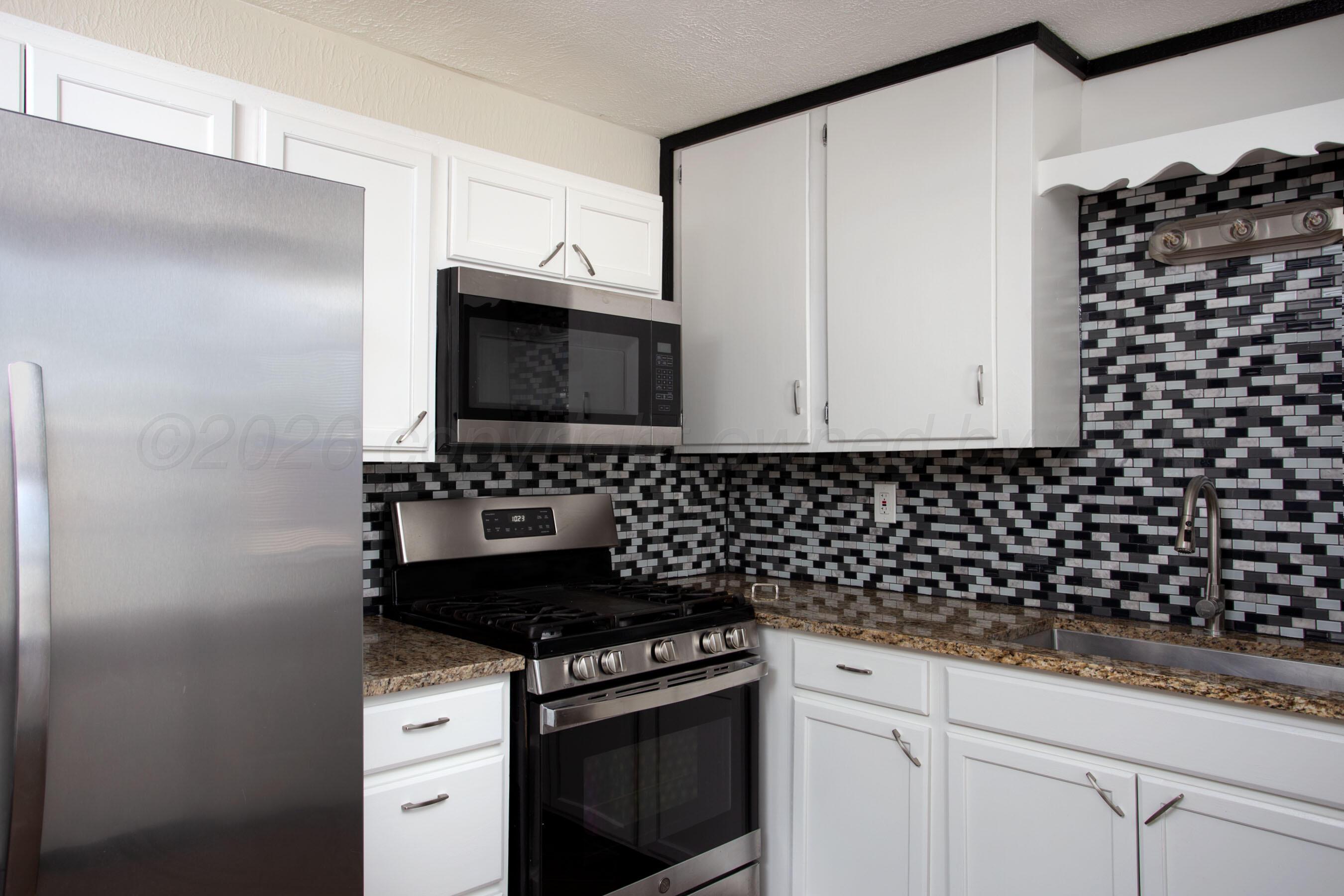 4612 Cline Road Amarillo, TX 79110 - Photo 11 of 40 Kitchen