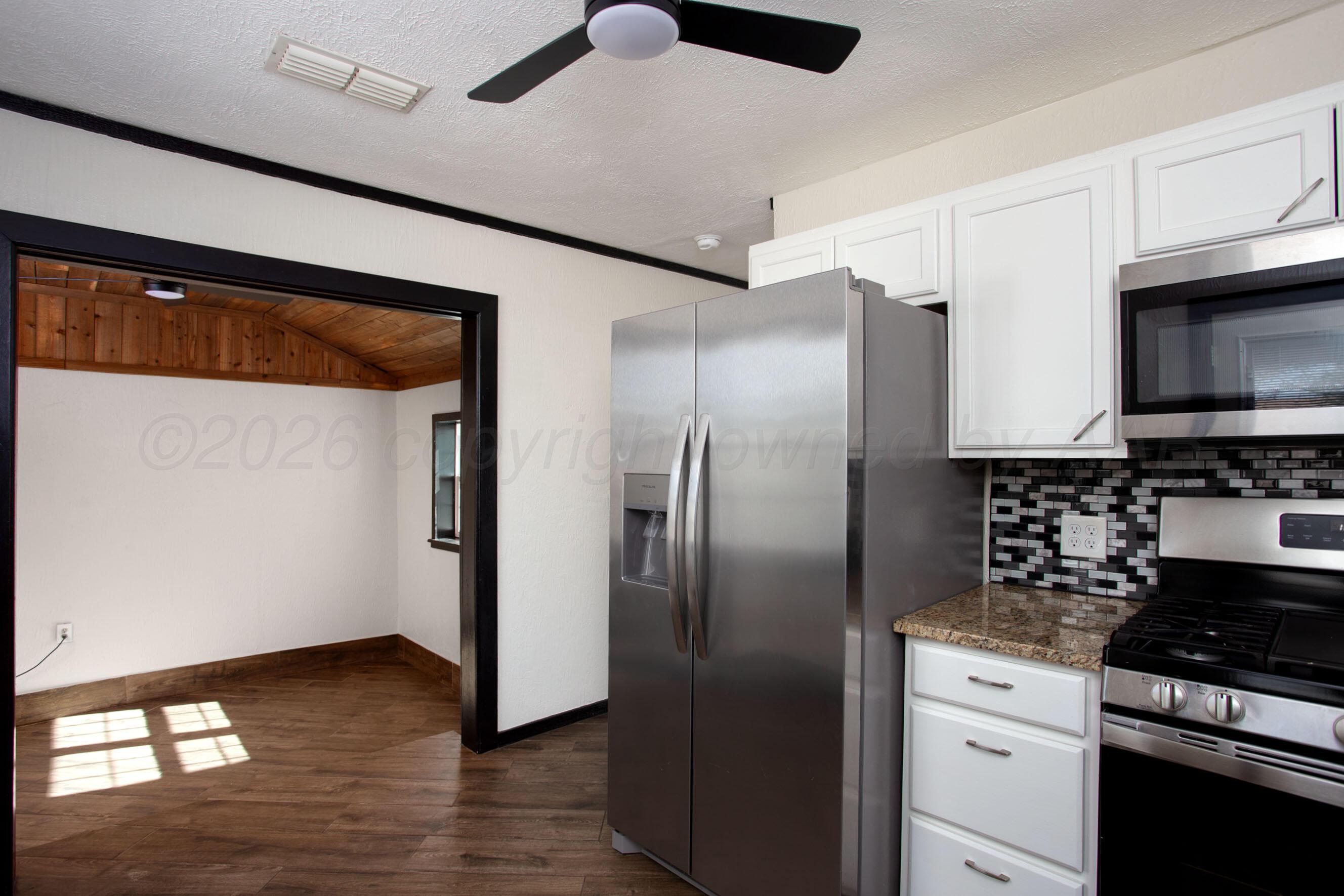 4612 Cline Road Amarillo, TX 79110 - Photo 12 of 40 Kitchen
