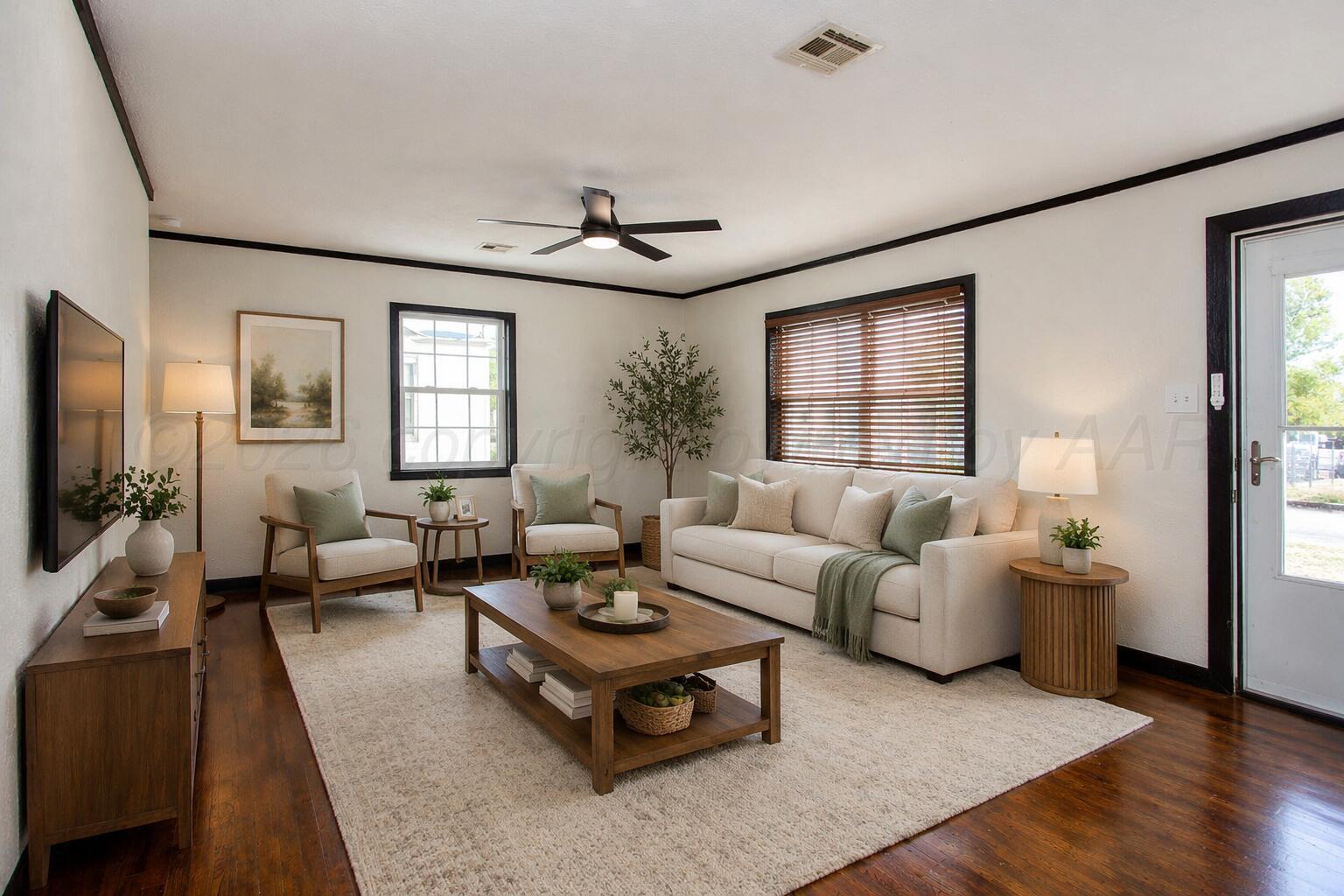 4612 Cline Road Amarillo, TX 79110 - Photo 7 of 40 Livingroom - Virtually Staged