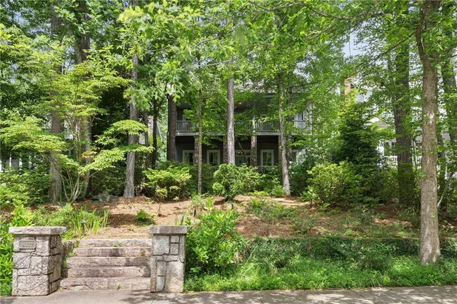 $1,195,000 | 9032 Selborne Lane, Chattahoochee Hills, GA 30268