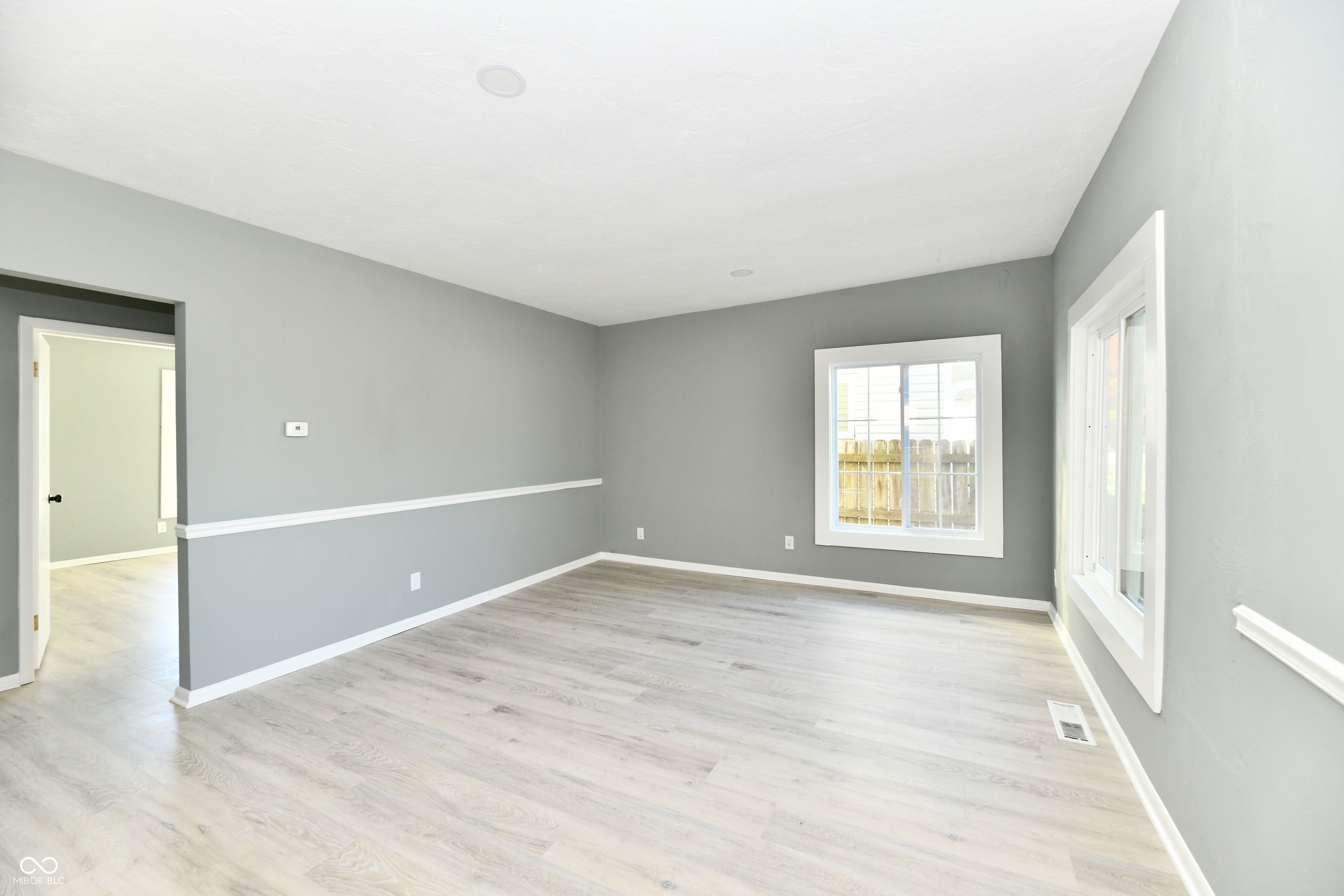 423 East 37th Street Anderson, IN 46013 - Photo 7 of 26