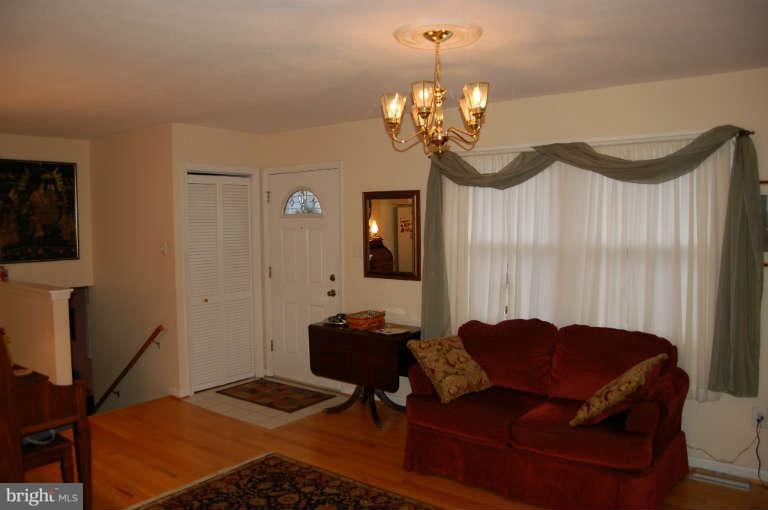 536 Poor House Road Front Royal, VA 22630 - Photo 22 of 30 Living Room
