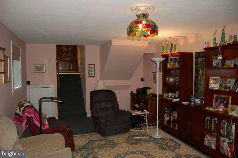 536 Poor House Road Front Royal, VA 22630 - Photo 25 of 30 Family Room
