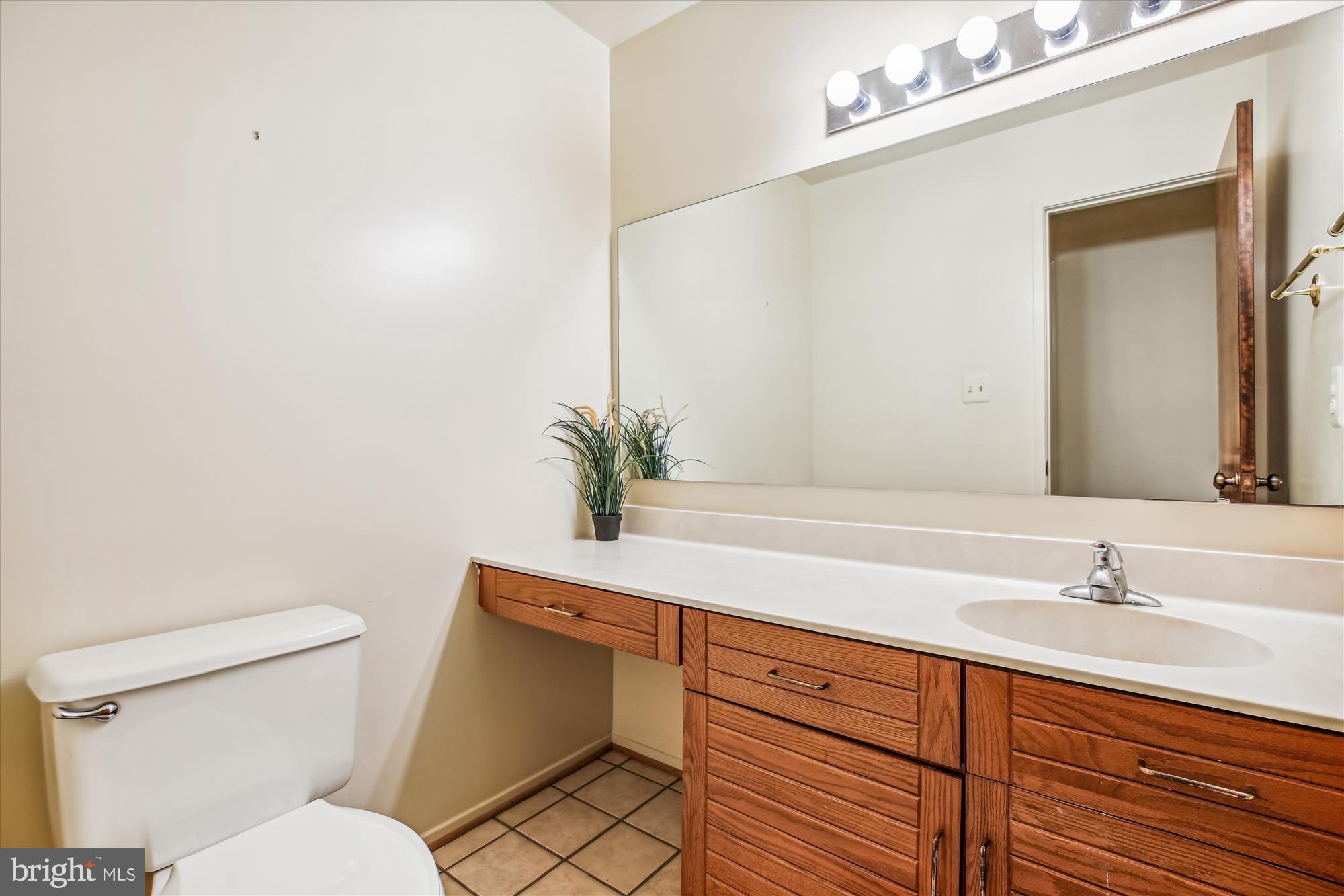 7922 Springer Road Bethesda, MD 20817 - Photo 24 of 58 Powder Room