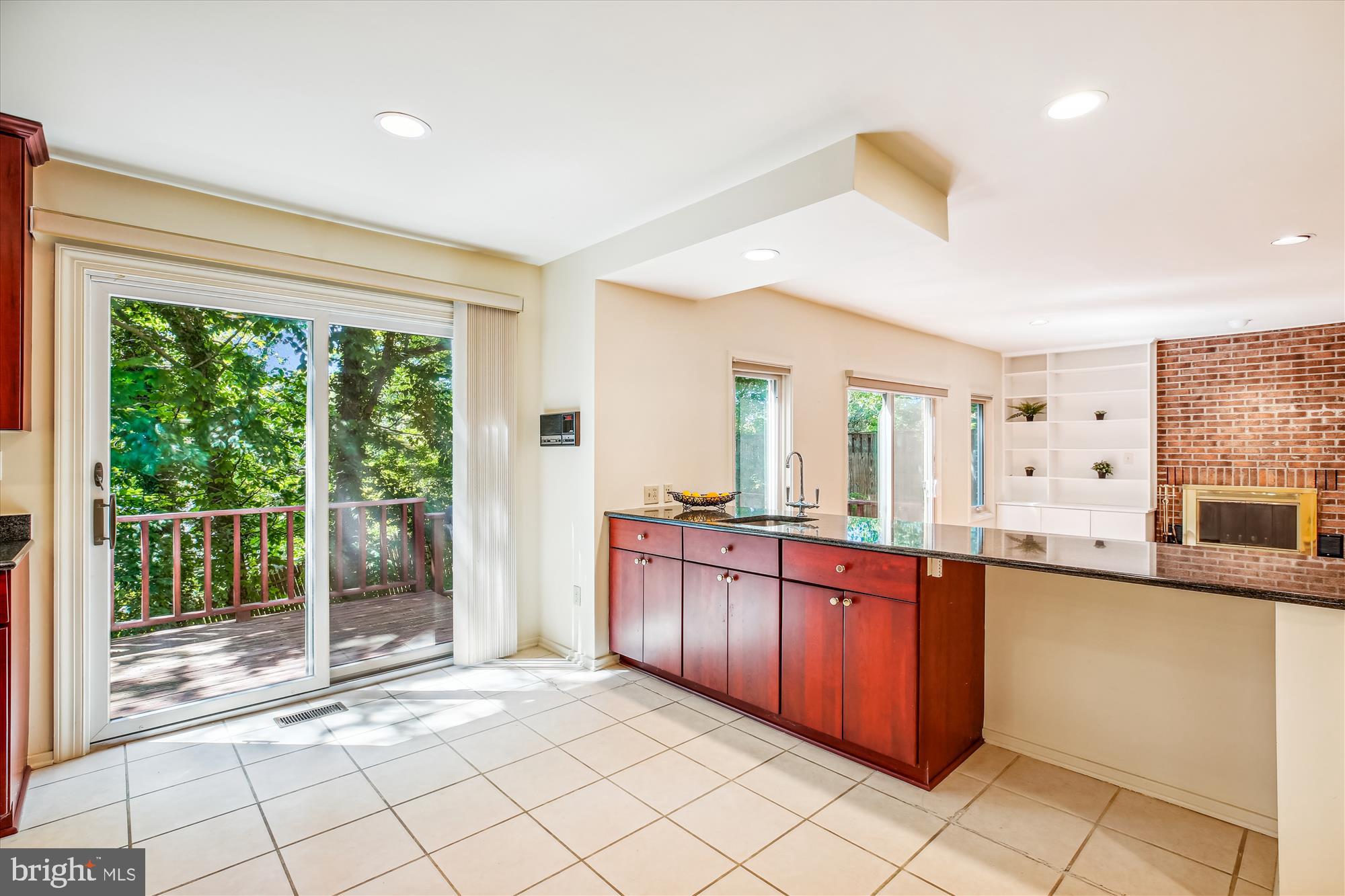 7922 Springer Road Bethesda, MD 20817 - Photo 10 of 58 Large Peninsula with Wet Bar