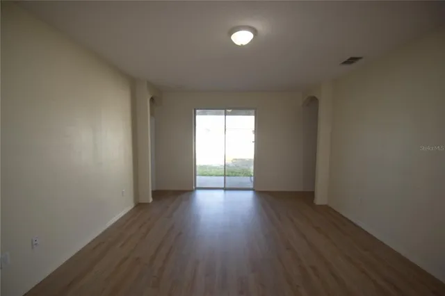 $2,100 | 823 Krenson Woods Lane, Lakeland, FL 33813