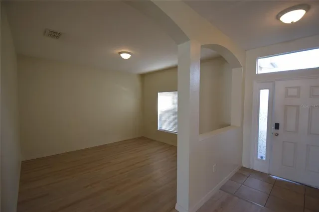 $2,100 | 823 Krenson Woods Lane, Lakeland, FL 33813