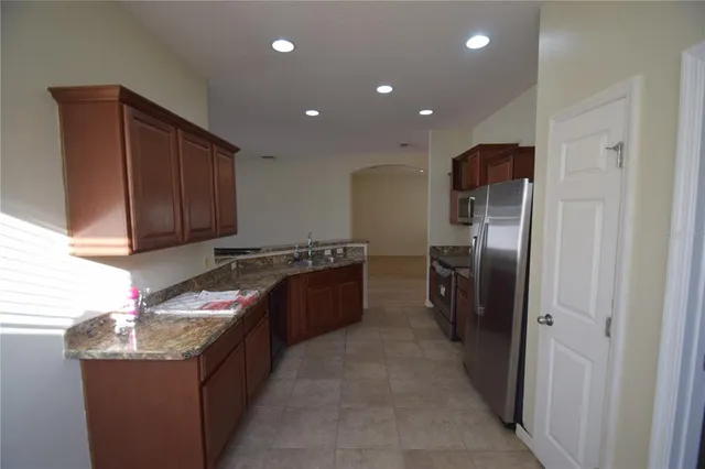 $2,100 | 823 Krenson Woods Lane, Lakeland, FL 33813