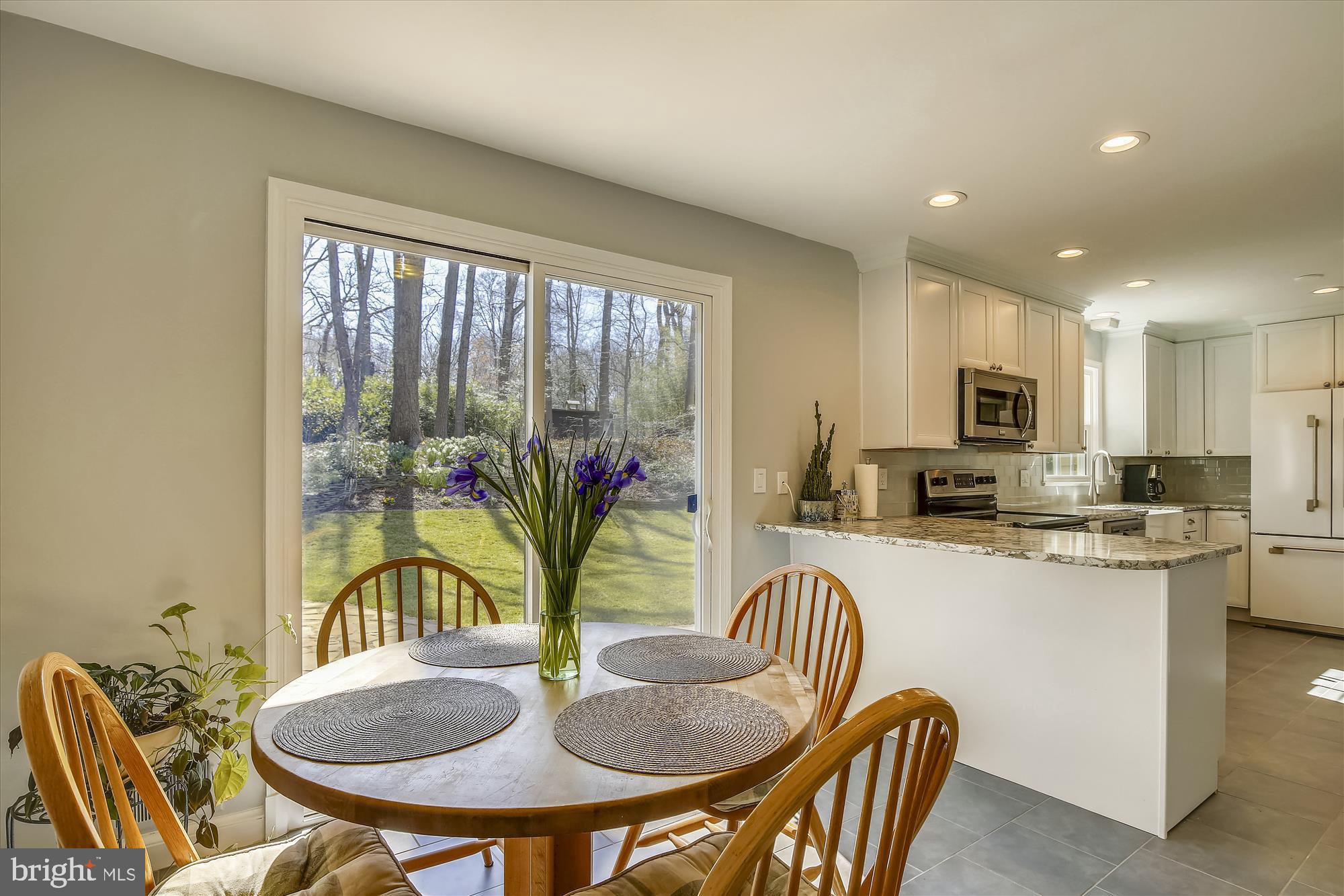 7107 Devonshire Road Alexandria, VA 22307 - Photo 5 of 42 Eat-in kitchen space w/ easy access to back patio