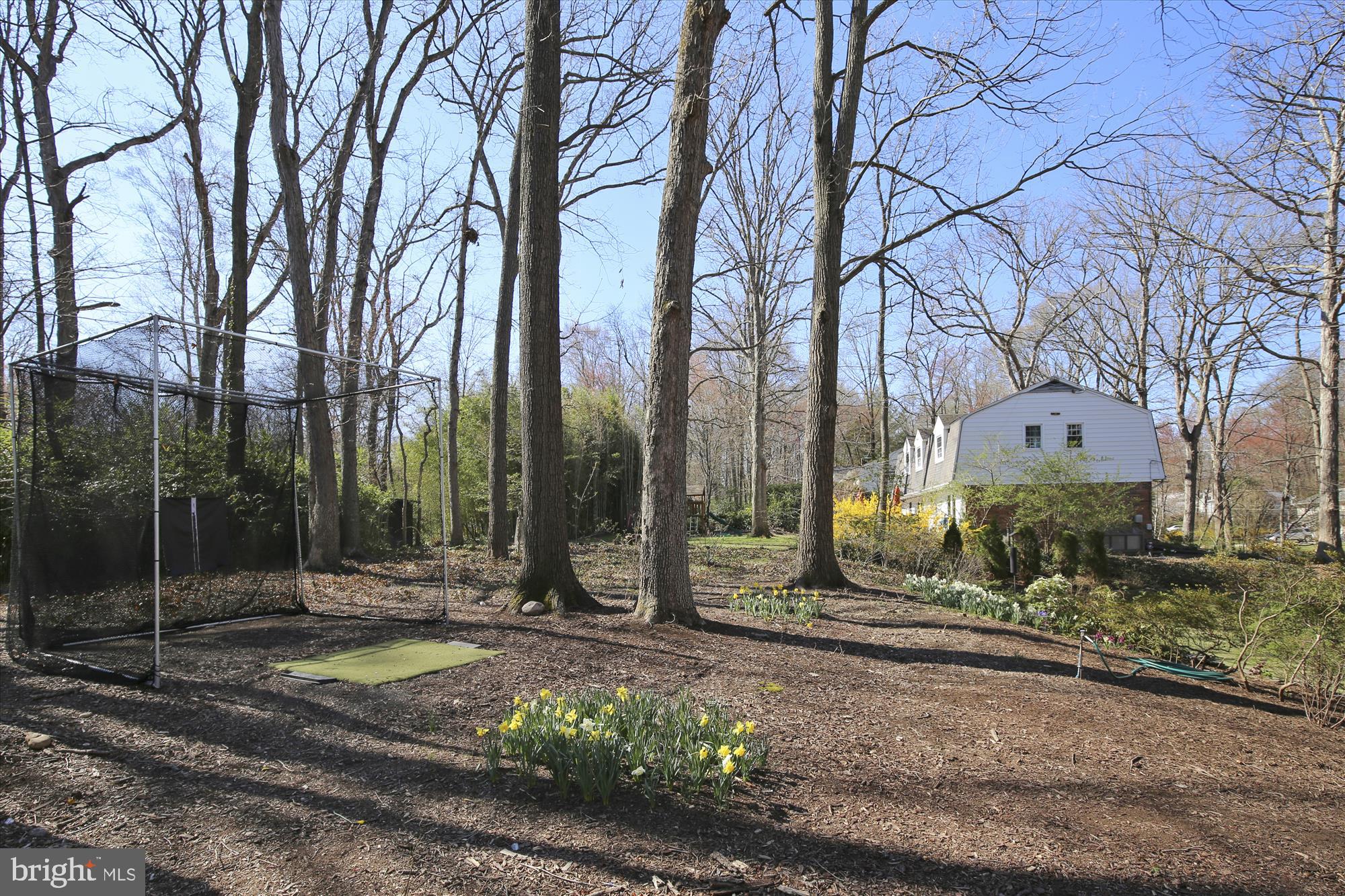 7107 Devonshire Road Alexandria, VA 22307 - Photo 42 of 42 Lots of space b/w you and your neighbors