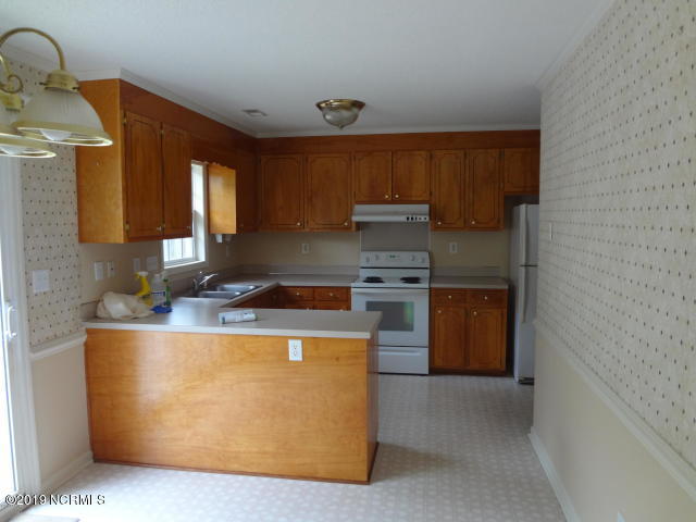 985 Spring Forest Road, Unit C5 Greenville, NC 27834 - Photo 4 of 23 Kitchen