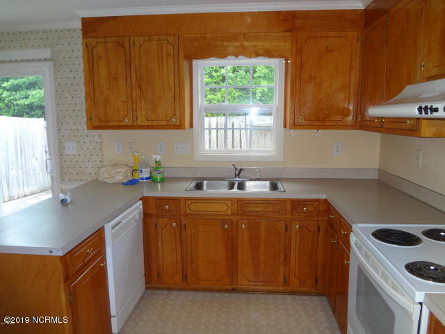 985 Spring Forest Road, Unit C5 Greenville, NC 27834 - Photo 5 of 23 Kitchen