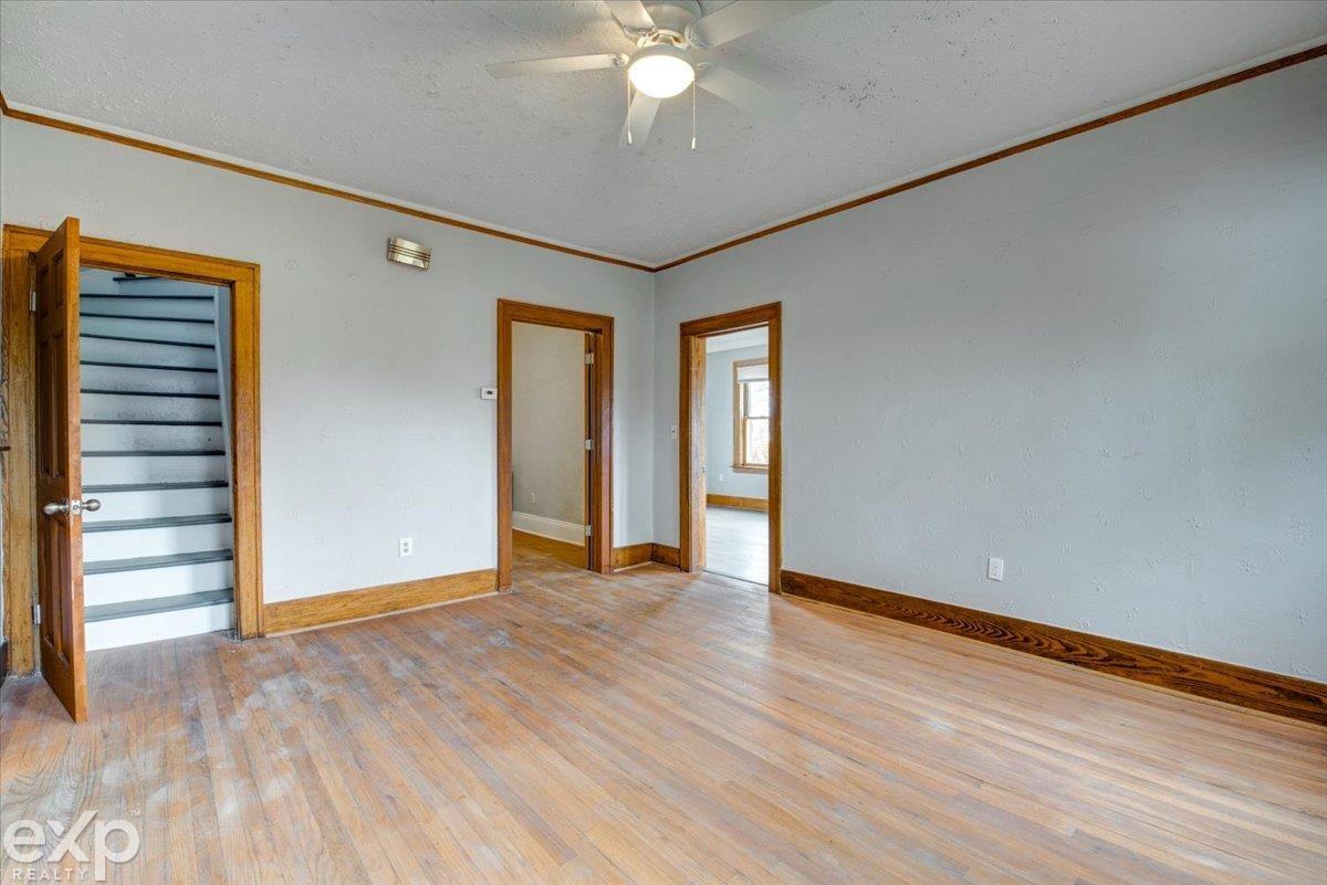 16157 Stephens Road Eastpointe, MI 48021 - Photo 14 of 32 50094835-13.JPG