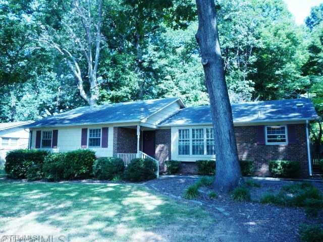 907 Oakview Road High Point, NC 27265 - Photo 1 of 14 Exterior Front.