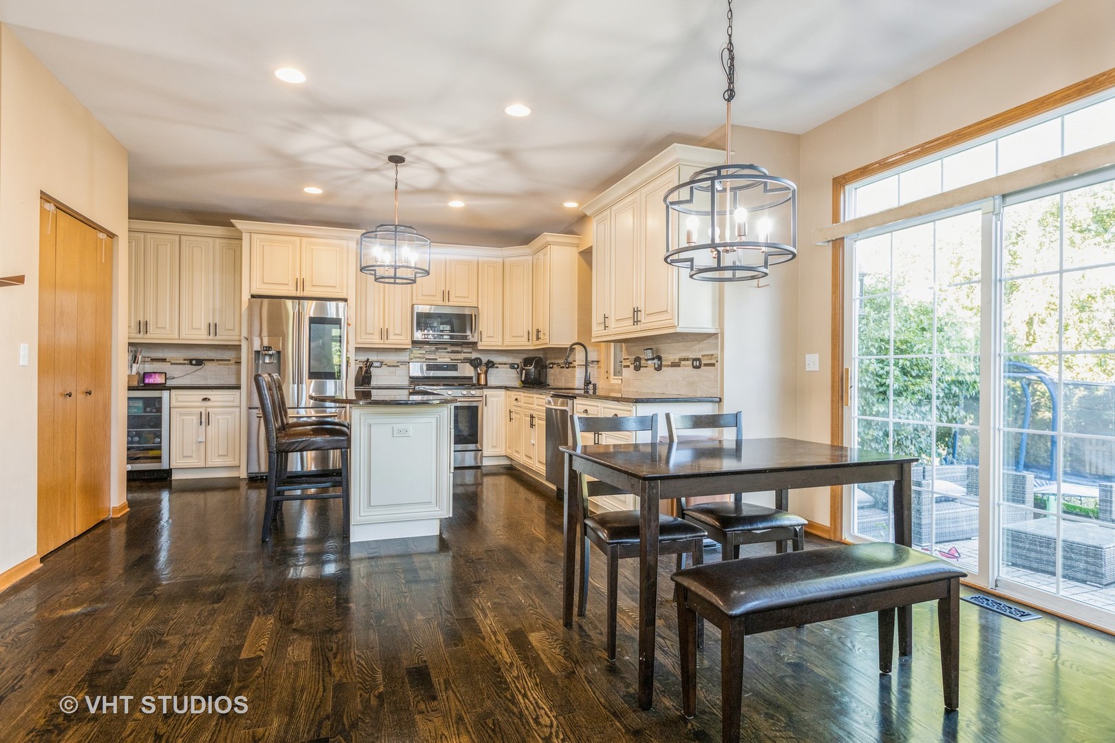 288 Stonegate Road Bolingbrook, IL 60440 - Photo 4 of 18