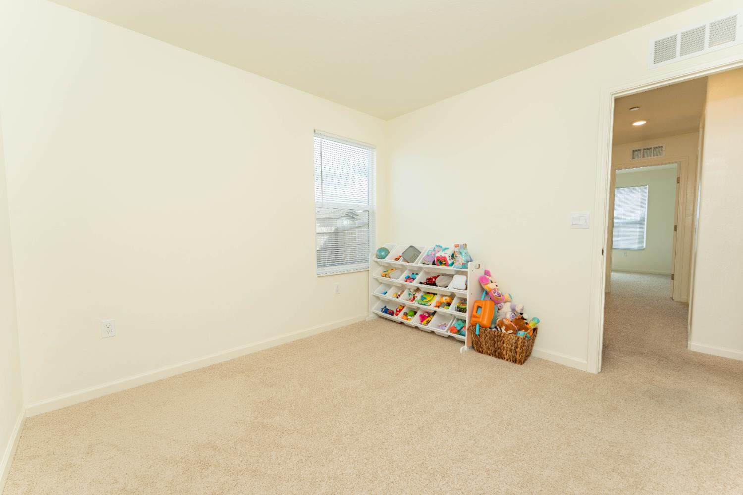 563 Blue Ridge Street Tulare, CA 93274 - Photo 16 of 26