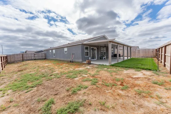 $395,000 | 563 Blue Ridge Street, Tulare, CA 93274