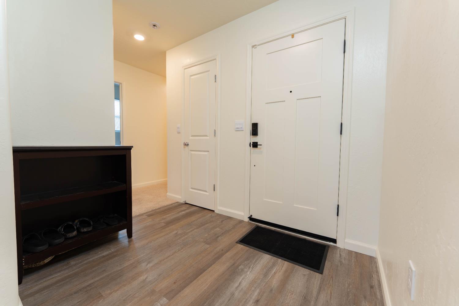 563 Blue Ridge Street Tulare, CA 93274 - Photo 3 of 26