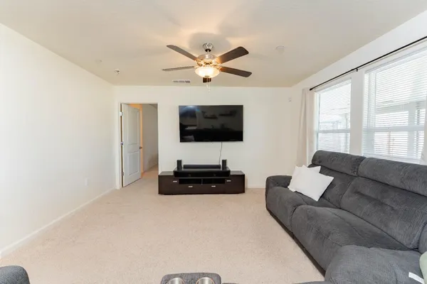 $395,000 | 563 Blue Ridge Street, Tulare, CA 93274