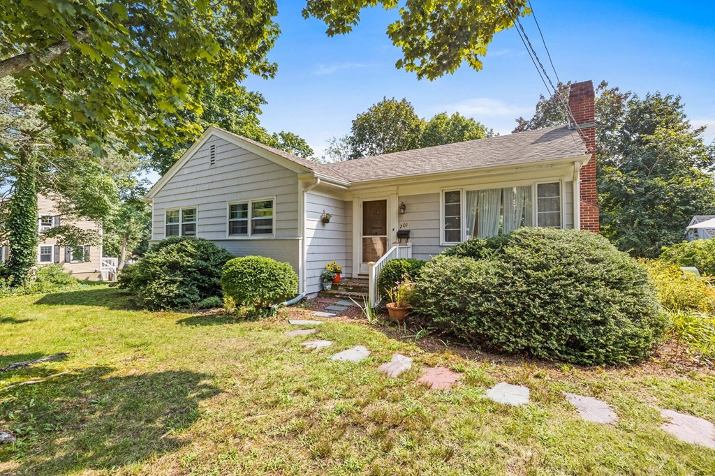 201 Captain Peirce Road Scituate, MA 02066 - Photo 4 of 26 Gallery Image 4