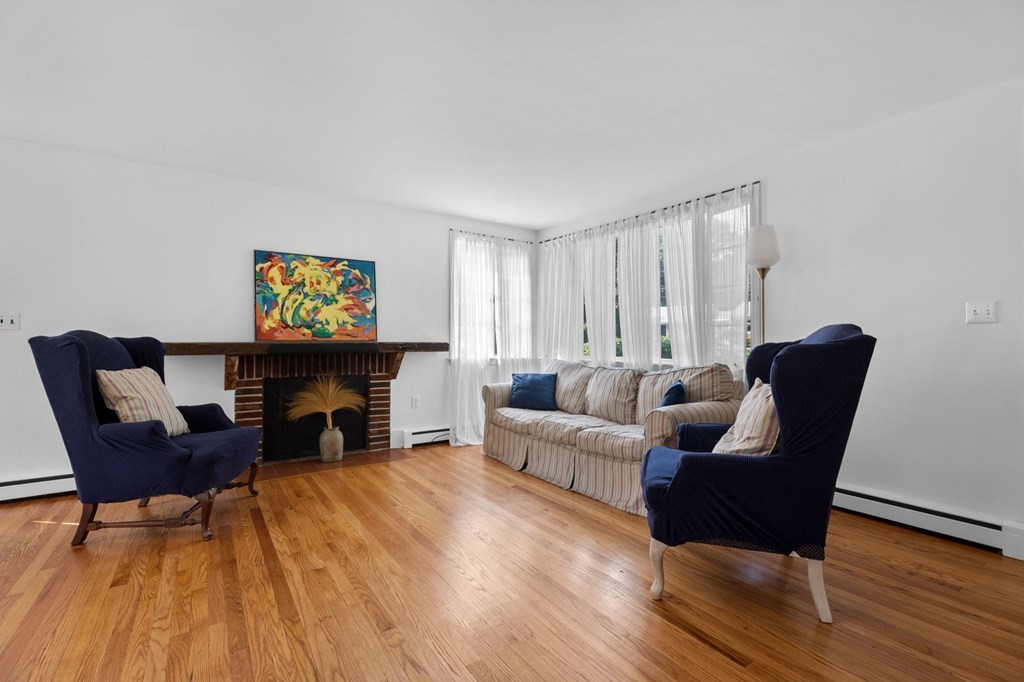 201 Captain Peirce Road Scituate, MA 02066 - Photo 9 of 26 Gallery Image 9