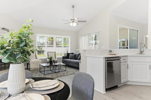 $660,000 | 701 Lake Stone Circle, Ponte Vedra Beach, FL 32082