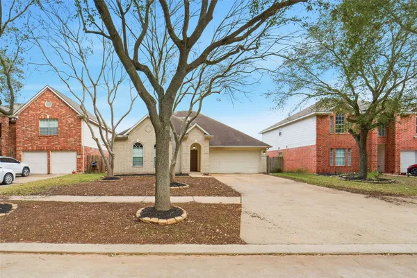 $2,300 | 11030 Desert Springs Circle, Houston, TX 77095