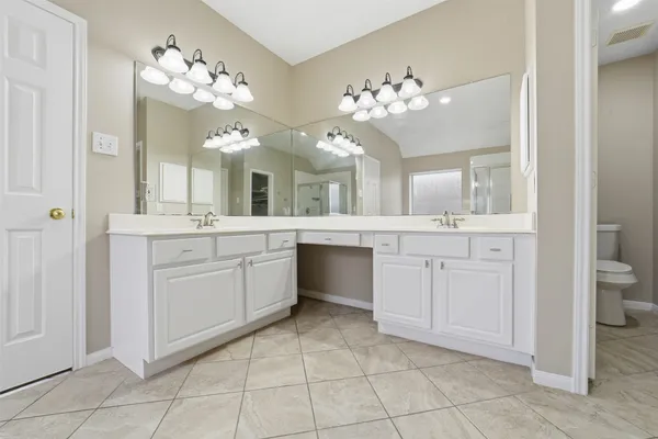 $2,350 | 11030 Desert Springs Circle, Houston, TX 77095