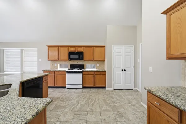 $2,350 | 11030 Desert Springs Circle, Houston, TX 77095