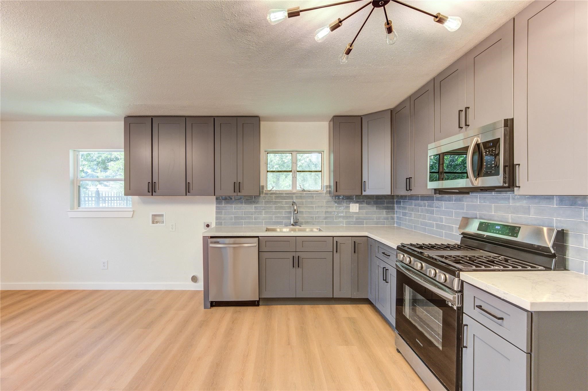 4914 Pershing Street Houston, TX 77033 - Photo 19 of 34