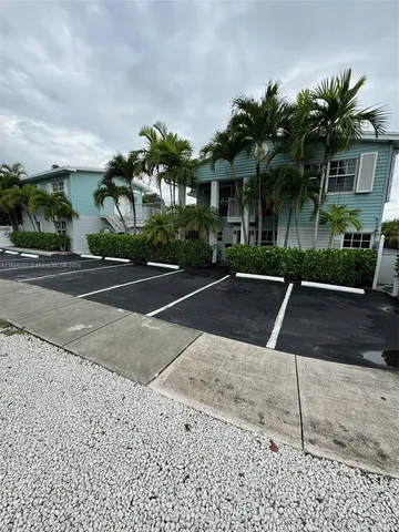 $2,400 | 65 Northeast 24th Street, Unit 61B, Wilton Manors, FL 33305