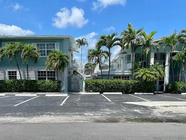 $2,400 | 65 Northeast 24th Street, Unit 61B, Wilton Manors, FL 33305