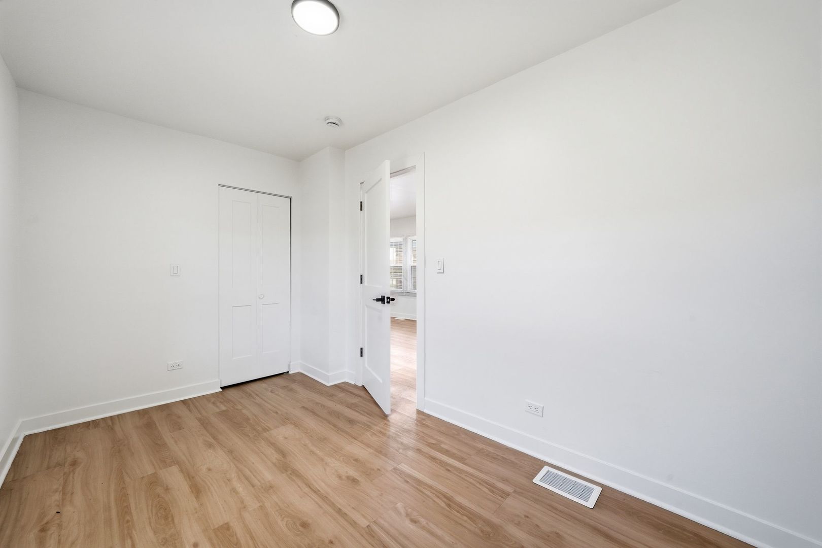 446 Rice Avenue Bellwood, IL 60104 - Photo 16 of 43