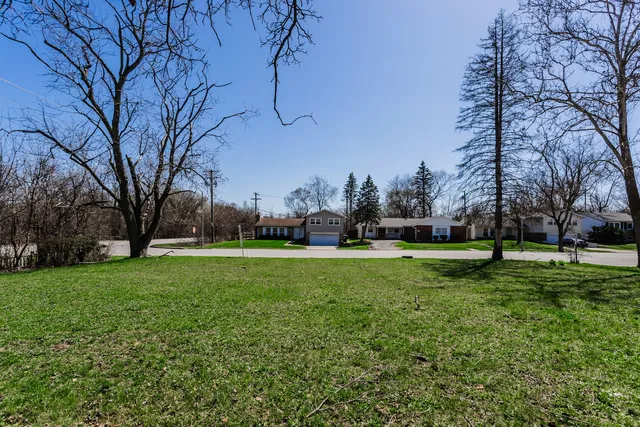 $90,000 | 2612 Turtle Creek Drive, Hazel Crest, IL 60429