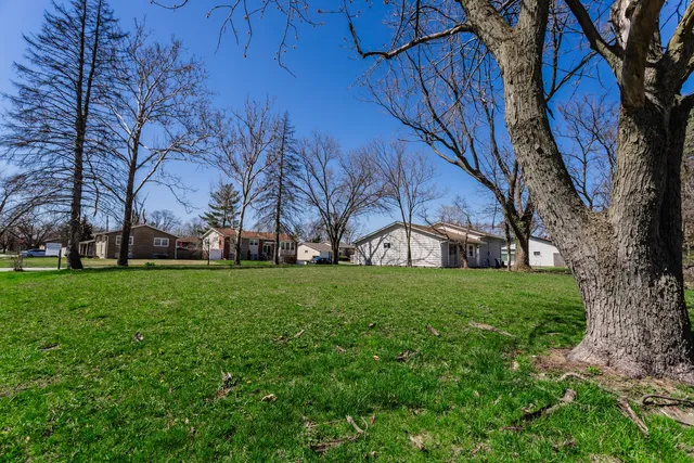 $90,000 | 2612 Turtle Creek Drive, Hazel Crest, IL 60429