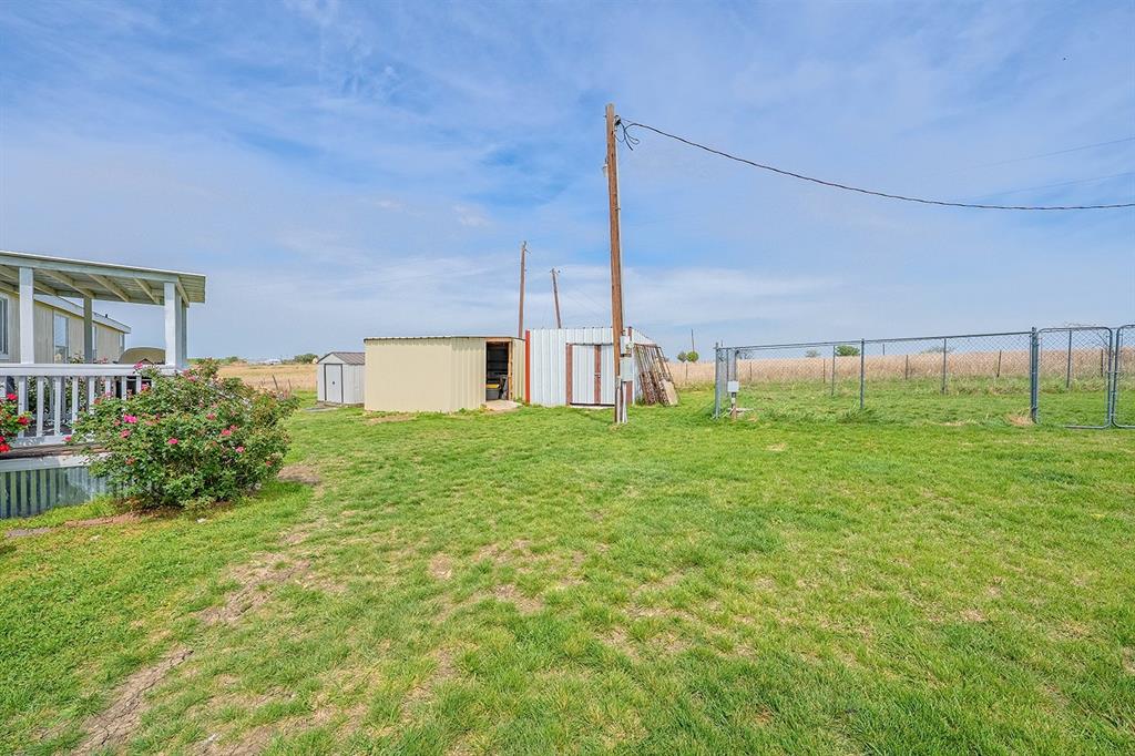 2538 County Road 2320 Decatur, TX 76234 - Photo 39 of 40 a house view with swimming pool