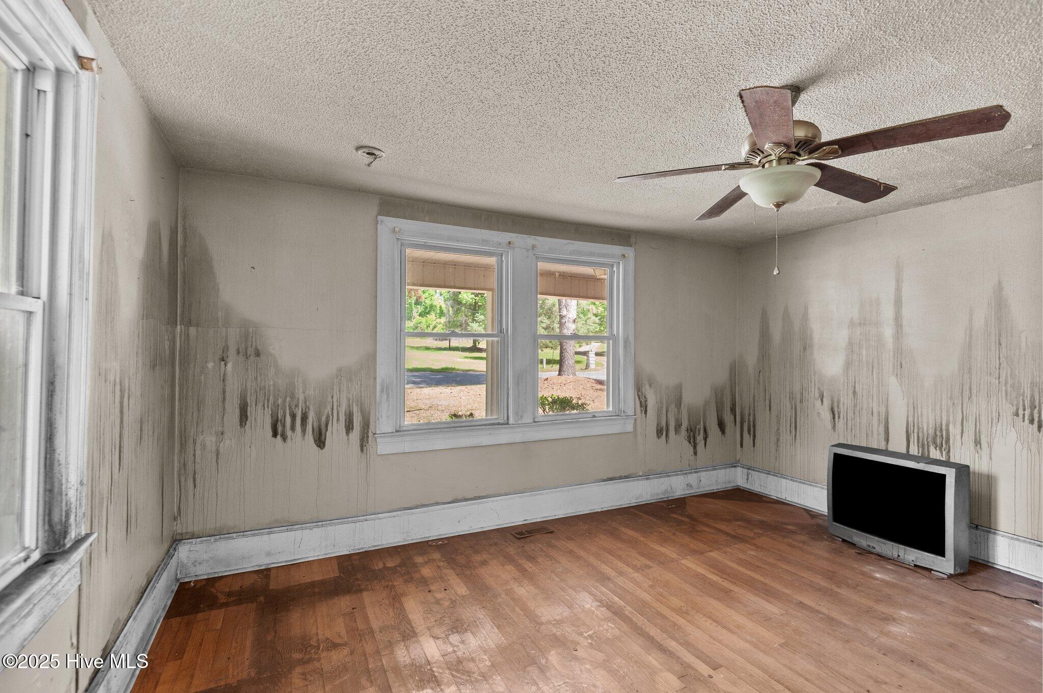 904 Liberty Hill Road Kinston, NC 28501 - Photo 23 of 53 2nd Bedroom